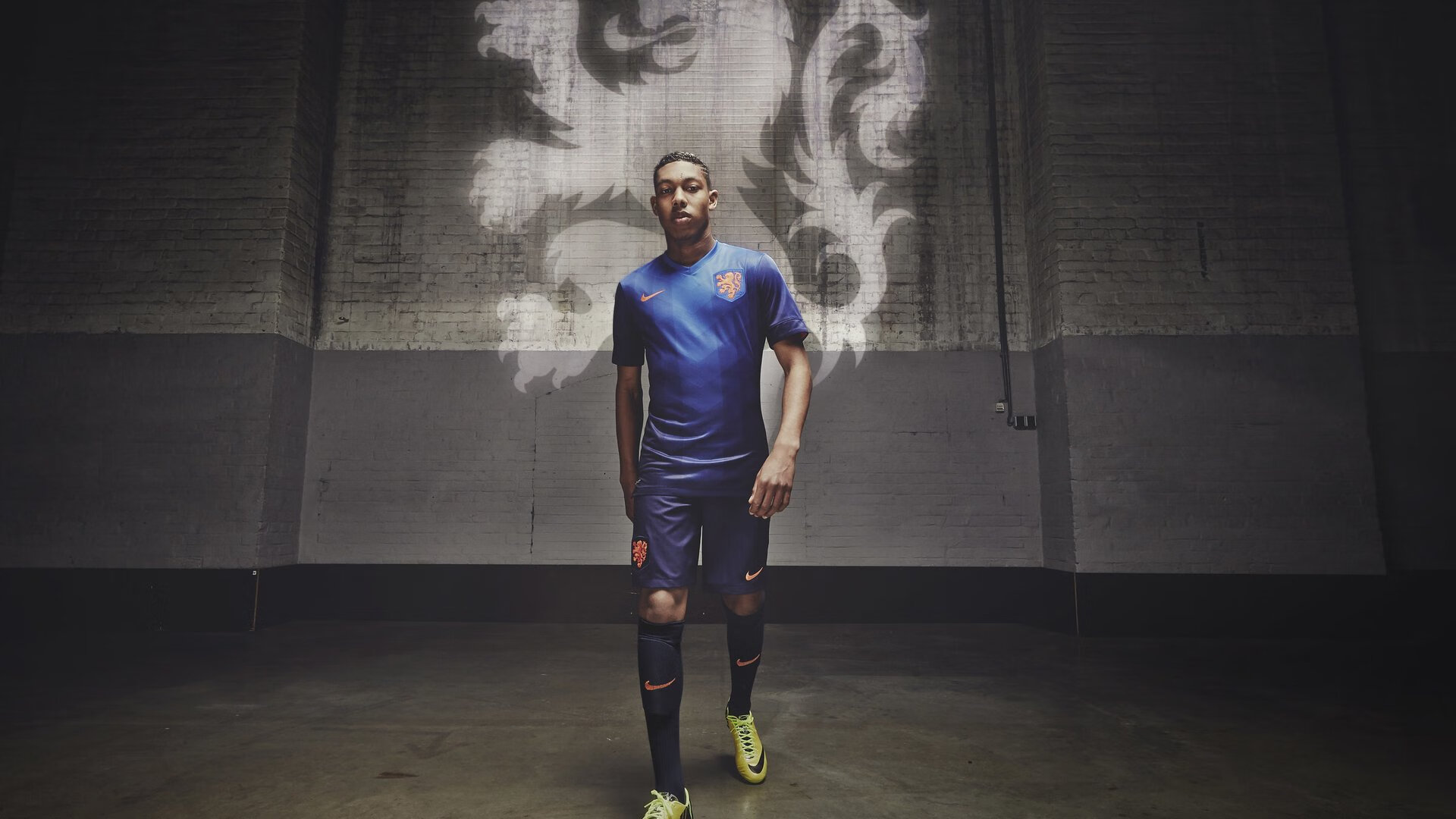 华沙主场胜球，险些保级形势一喜一愁，华沙是哪